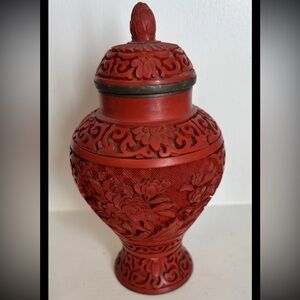 Antique Chinese Cinnabar Ginger Jar w/lid
